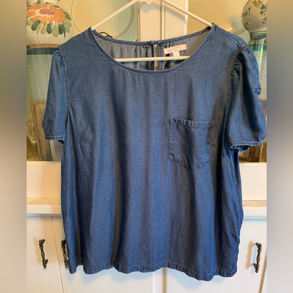 LC Lauren Conrad Blue Chambray Denim Short-Sleeve Top Large